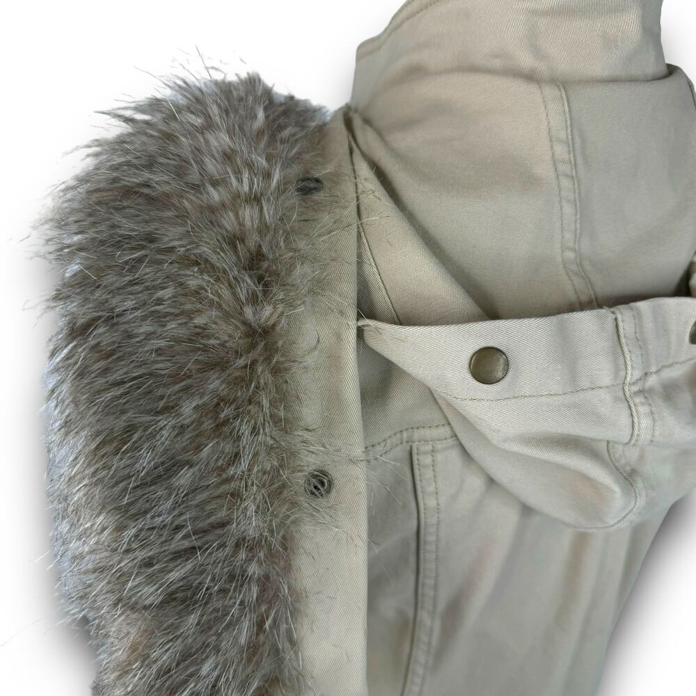 CAbi Nanook Tan Cotton Twill Utility Jacket Lightweight Faux Fur Hood Size Small - Picture 7 of 13